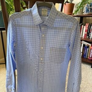 Light Blue with Dark Blue Checkered Pattern Dres Shirt. Great Condition